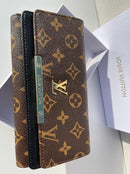 Louis Vuitton brown Wallet for classy women with black color