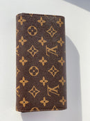 Louis Vuitton brown Wallet for classy women with black color