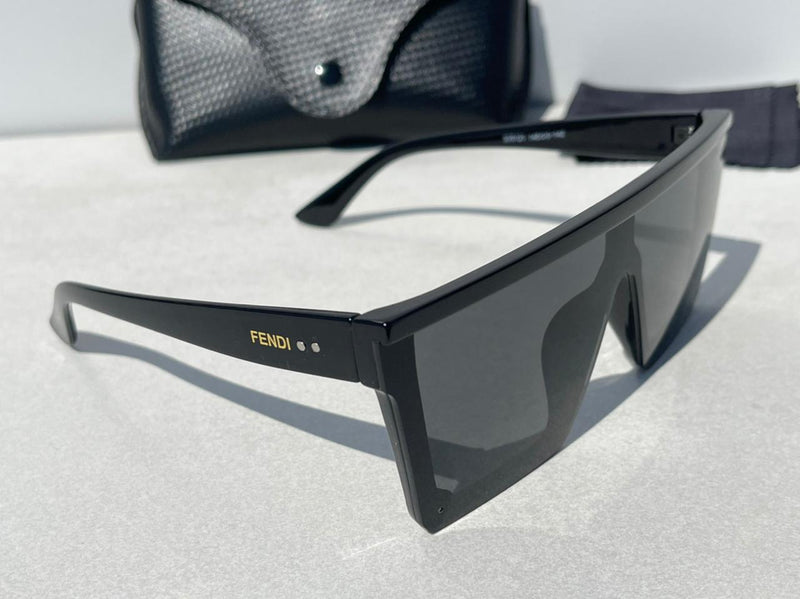 FENDI BLACK SUNGLASSES AFFO