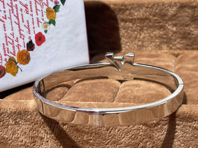 LOUIS VUITTON BRACELET