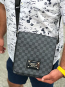 LV Messenger Bag District MM men’s bag