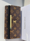 Louis Vuitton brown Wallet for classy women with black color