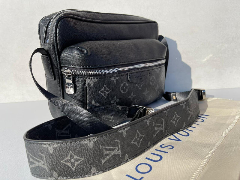 Louis Vuitton outdoor messenger men’s bag