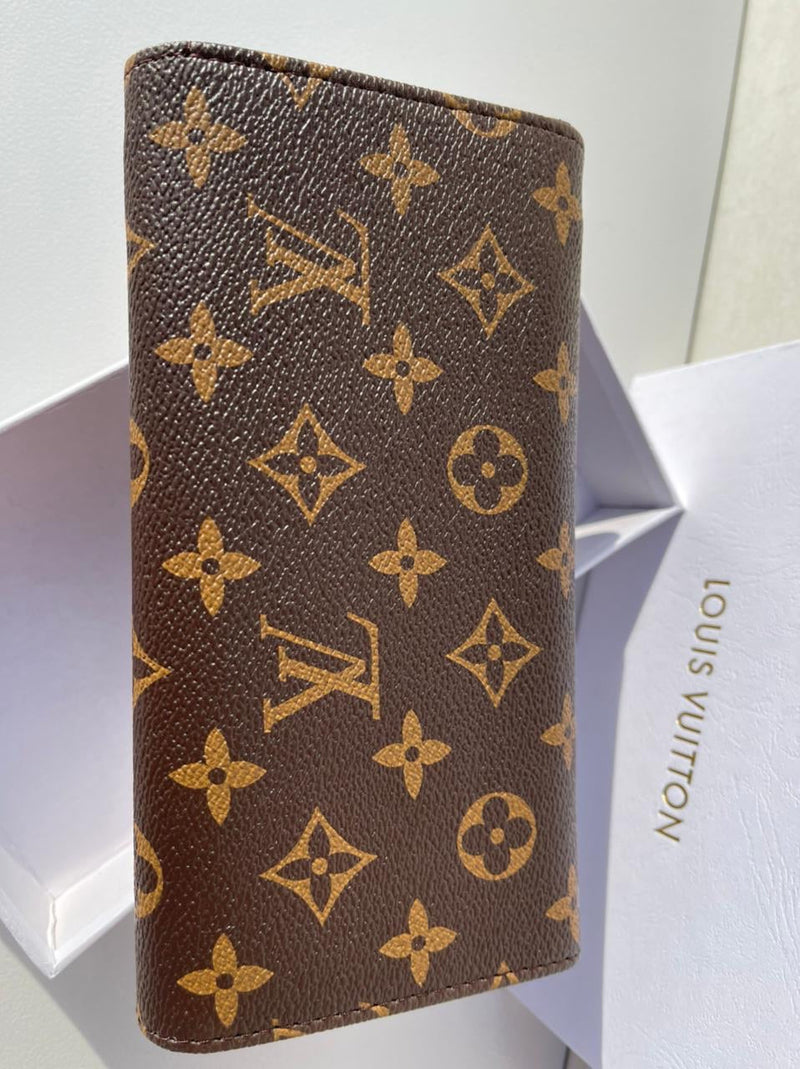 Louis Vuitton brown Wallet for classy women with black color
