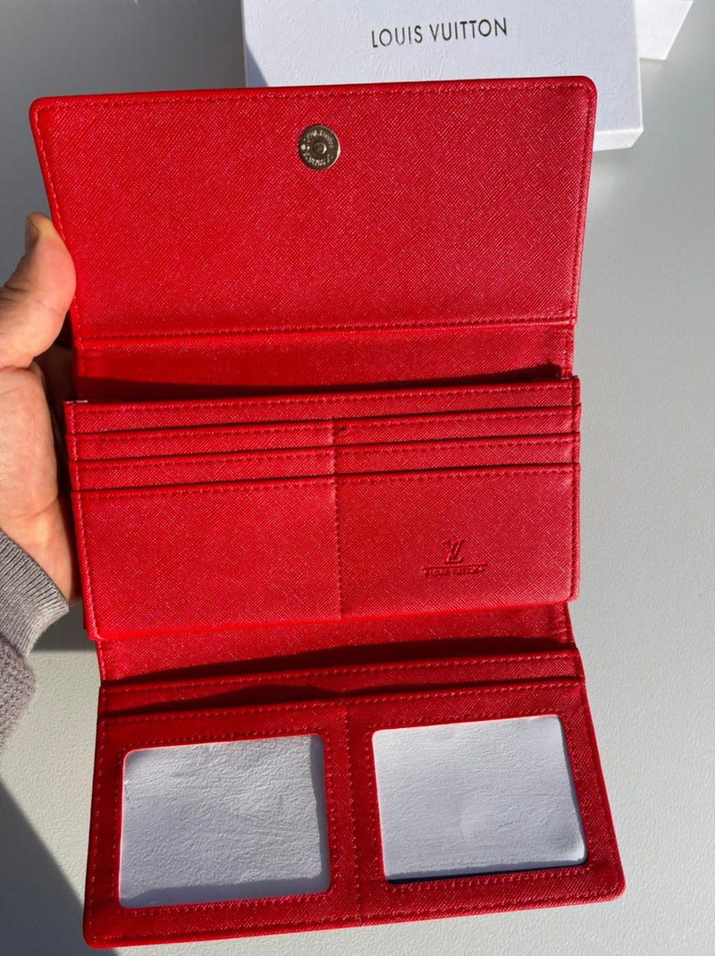 CoLouis Vuitton brown Wallet for classy women with red color