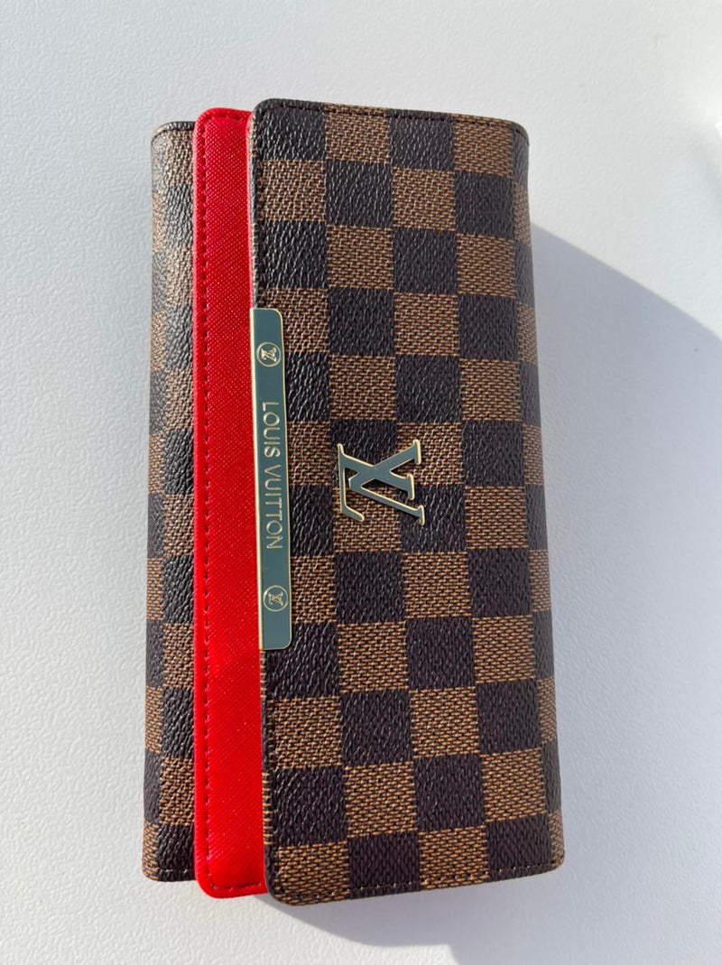 CoLouis Vuitton brown Wallet for classy women with red color