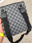 LV Messenger Bag District MM men’s bag