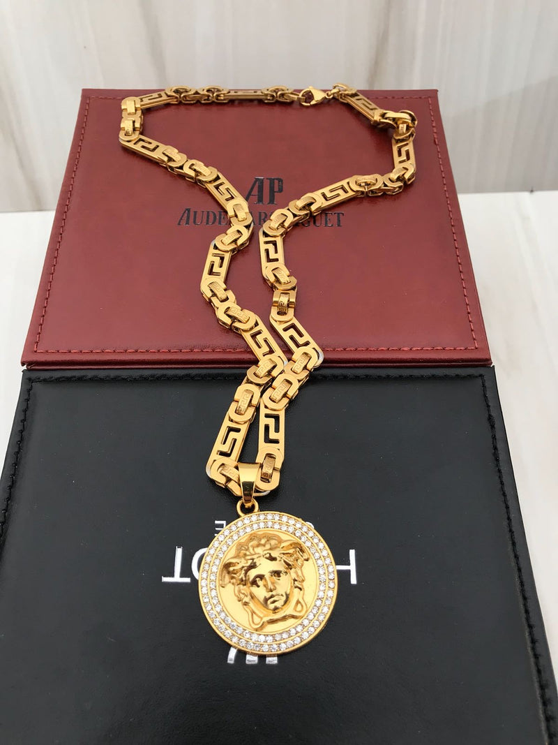 Full Gold color With emerald Medusa Necklaces