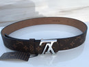 LV INITIALES BELT grey