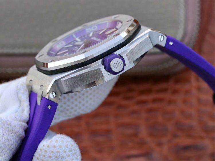 Best Replica Audemars Piguet violet rubber Royal Oak
