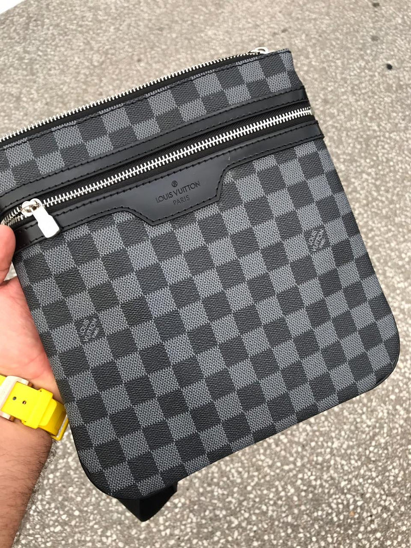 Louis Vuitton District MM men’s bag