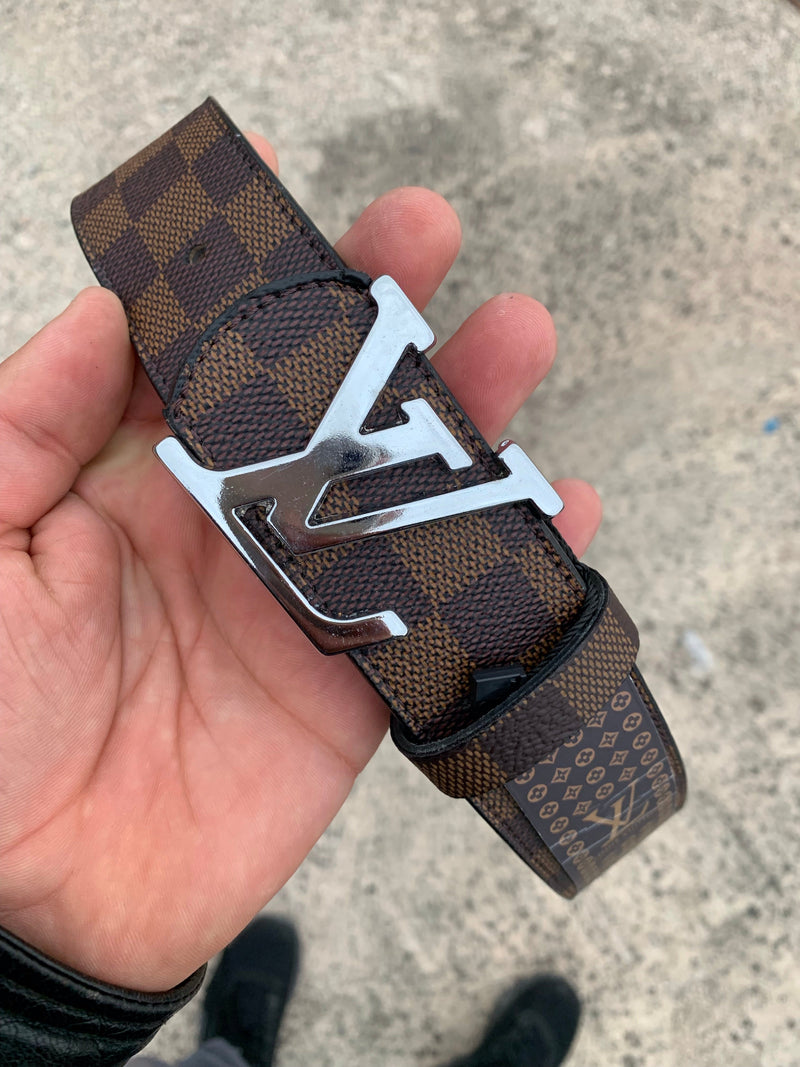 LV INITIALES BELT grey natural colour