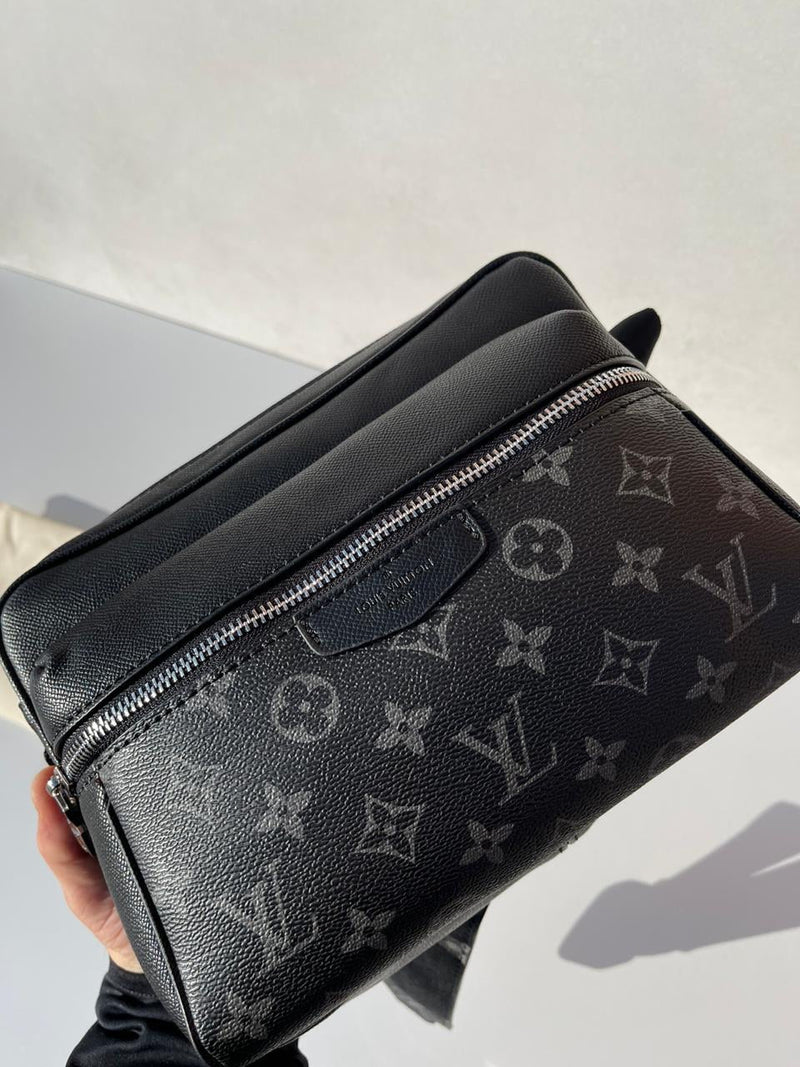 Louis Vuitton outdoor messenger men’s bag