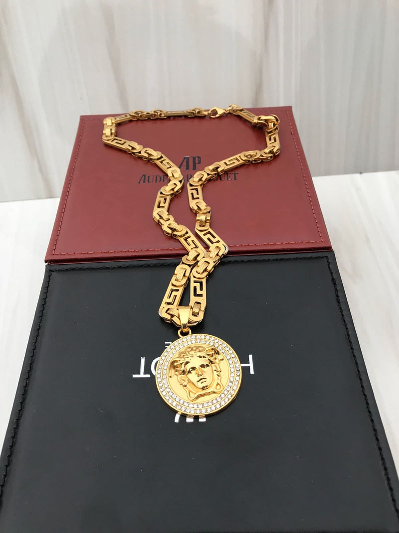Full Gold color With emerald Medusa Necklaces