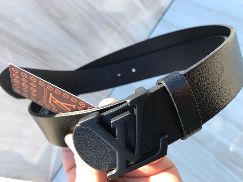 LV INITIALES BELT new old black