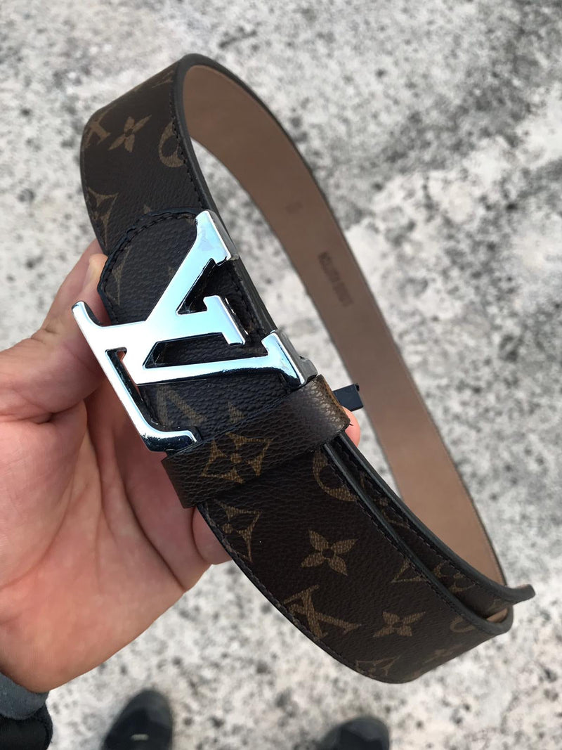 LV INITIALES BELT grey