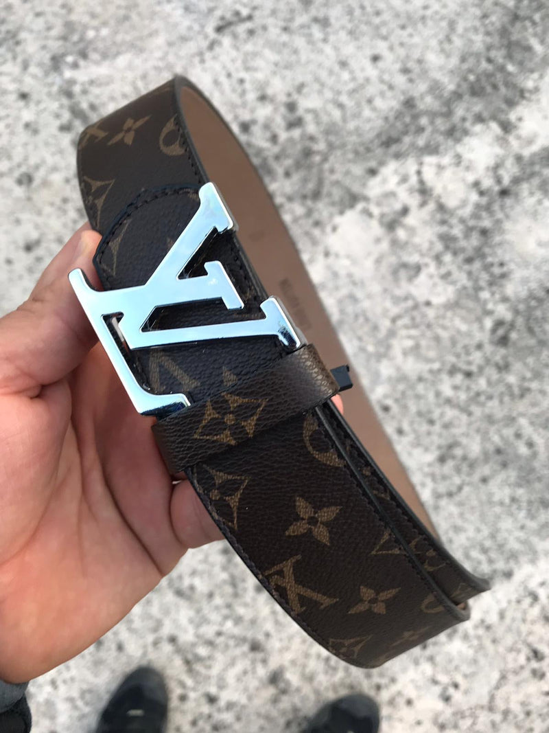 LV INITIALES BELT grey