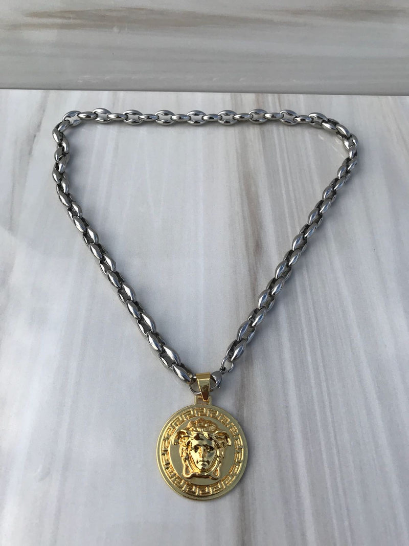 Full Grey Silver colo Necklaces with gold color medusa