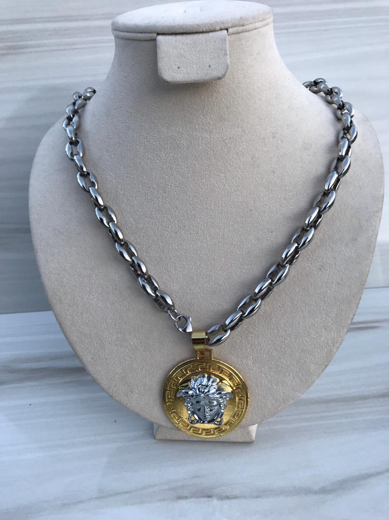 Full Grey Silver colo Necklaces with bi-color medusa (gold&silver)