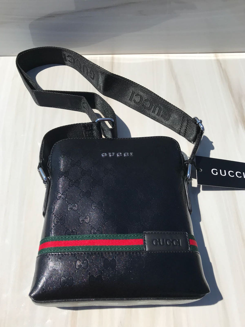 Gucci full black XL shoulder bag tricolour gucci sign