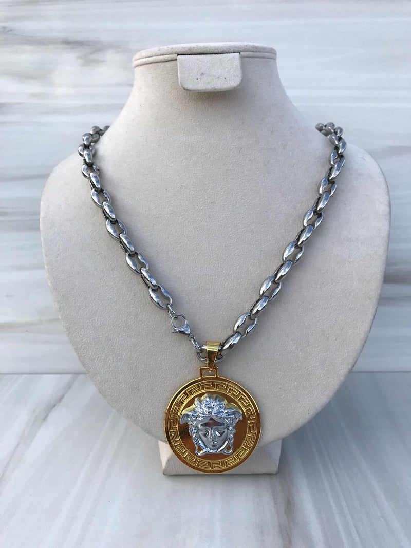 Full Grey Silver colo Necklaces with bi-color medusa (gold&silver)