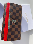 CoLouis Vuitton brown Wallet for classy women with red color