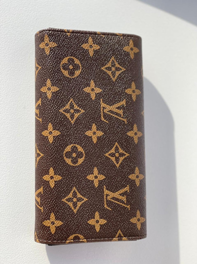 Louis Vuitton brown Wallet for classy women with black color